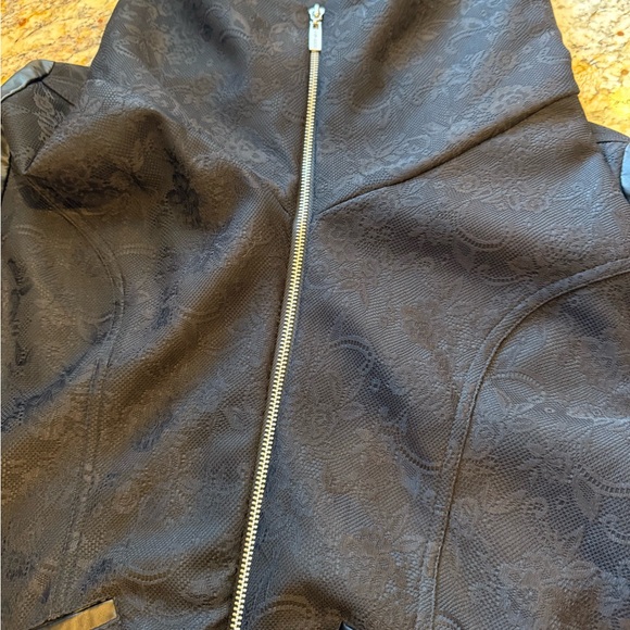 G by Guess Elizabetta Lace PU Jacket – Paisley Print – NWT - Picture 10 of 11